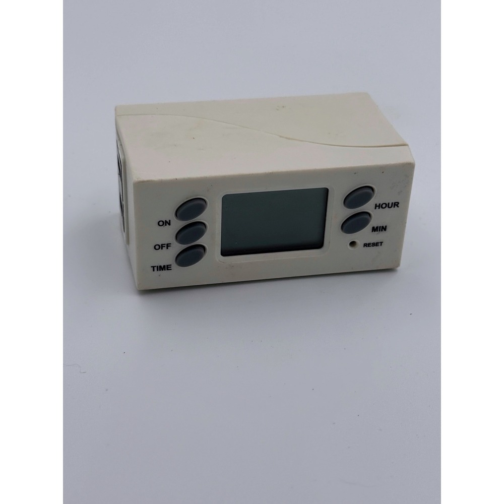 GE 15445 24-Hour Indoor Programmable Digital Timer Plug-In Switch